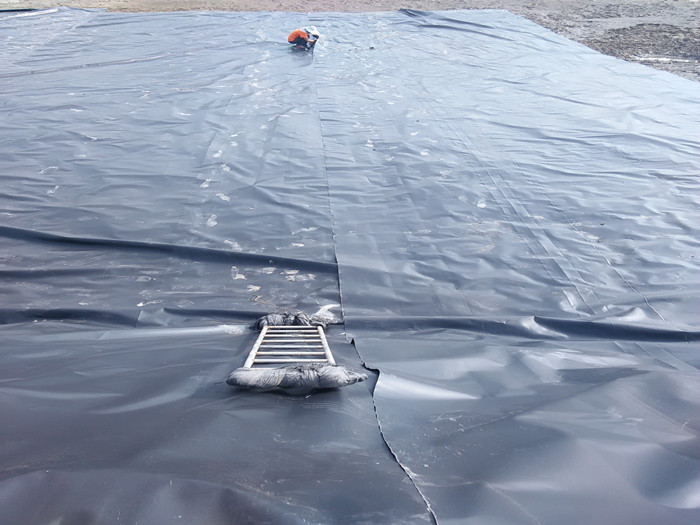 水庫中HDPE土工膜鋪設(shè)焊接要點(diǎn)