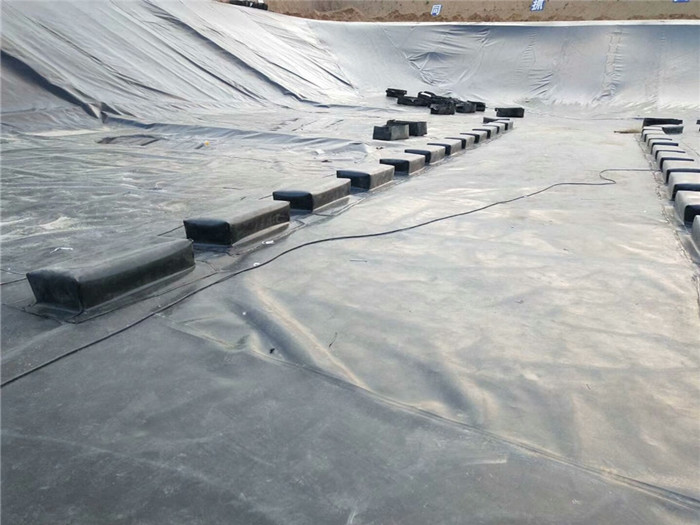 藕池材料選擇及其成本預算