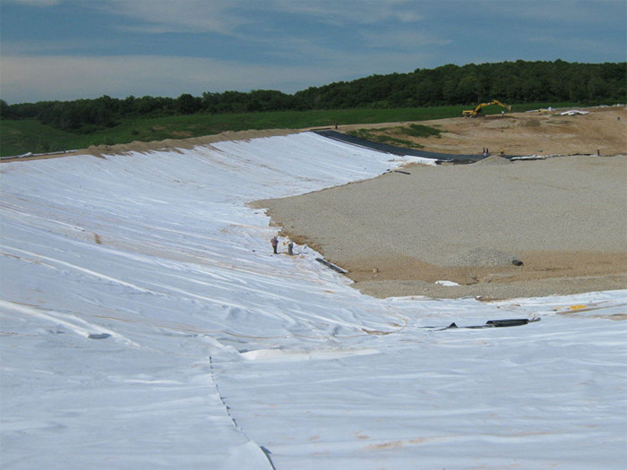 復(fù)合土工膜工藝與施工